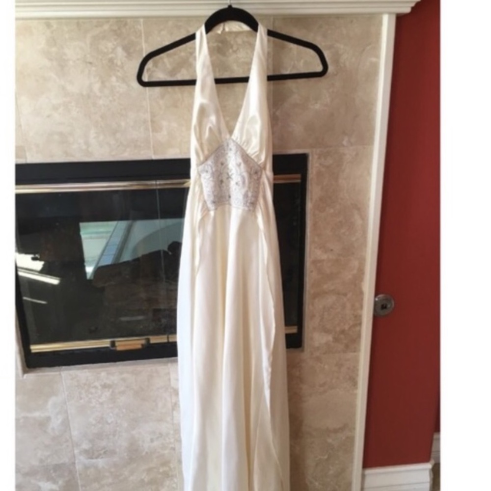 White House black market embroidered cream lined floral dress back tie S…